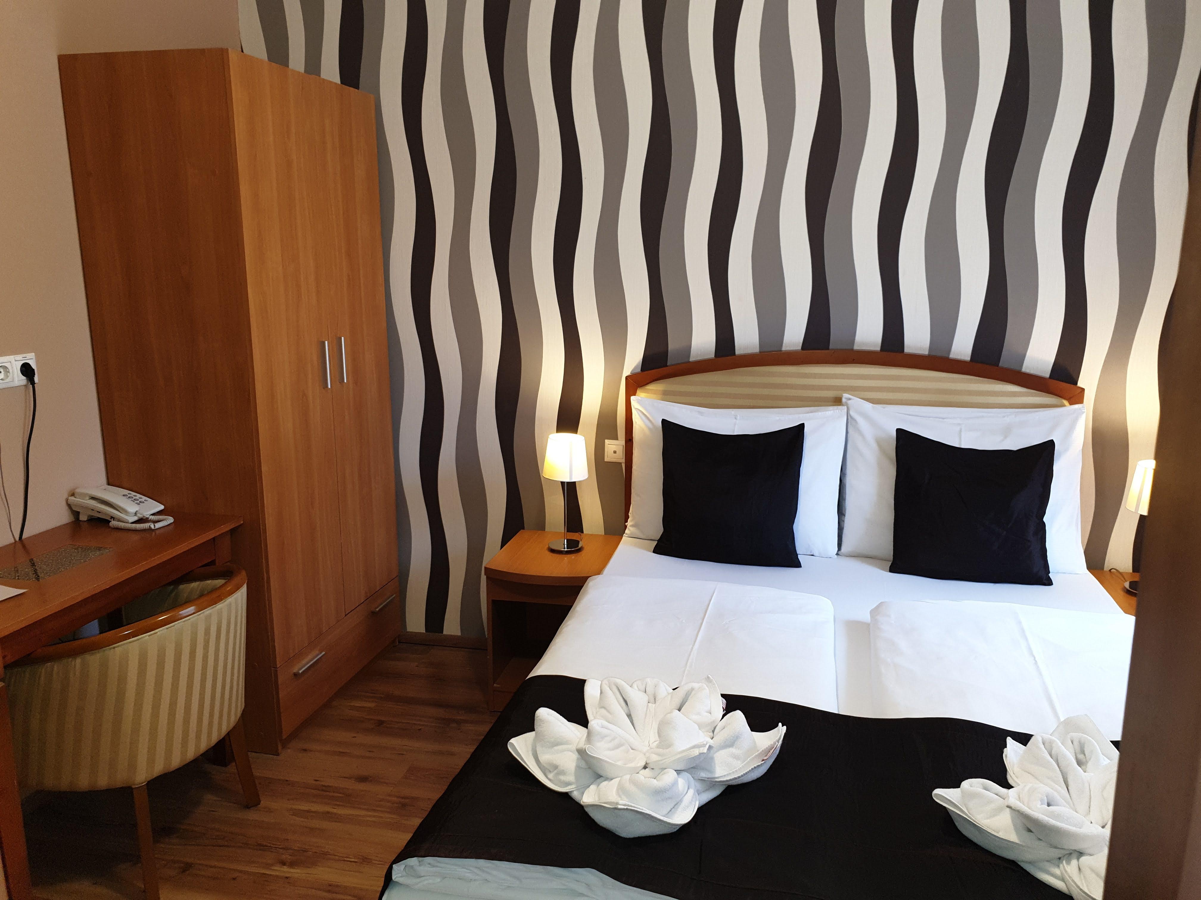 Six Inn Hotel Budapest Extérieur photo