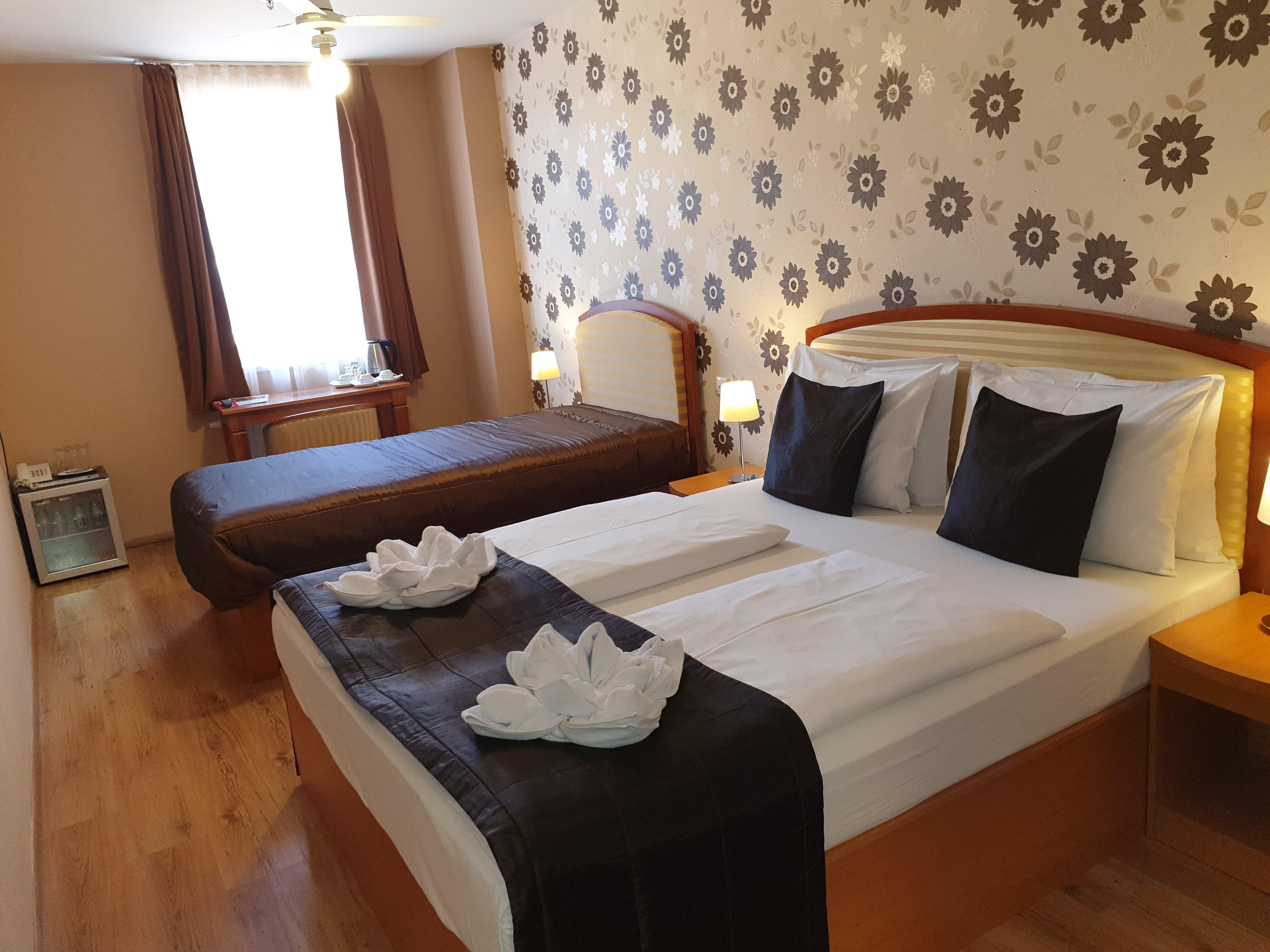 Six Inn Hotel Budapest Extérieur photo