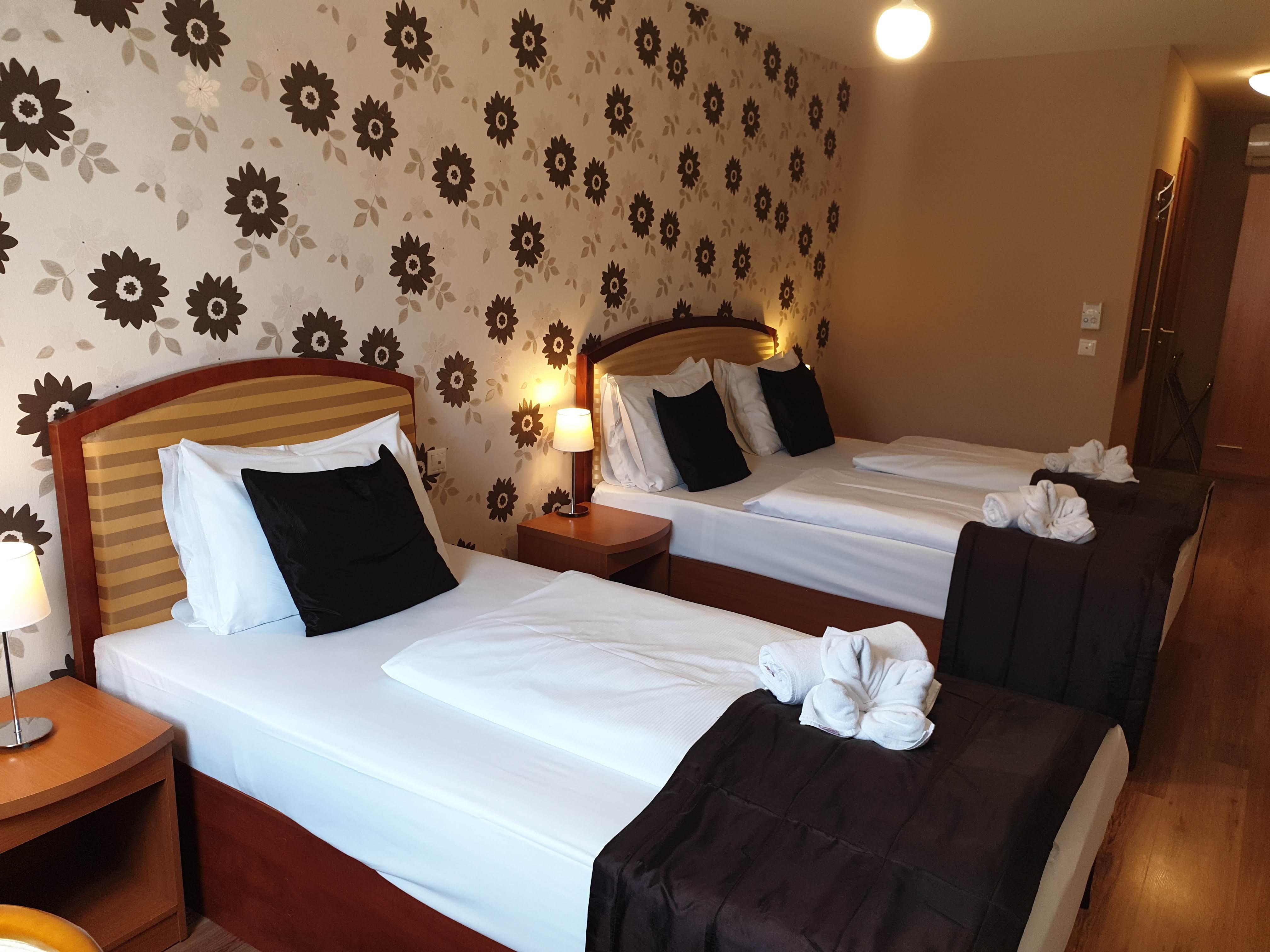 Six Inn Hotel Budapest Extérieur photo