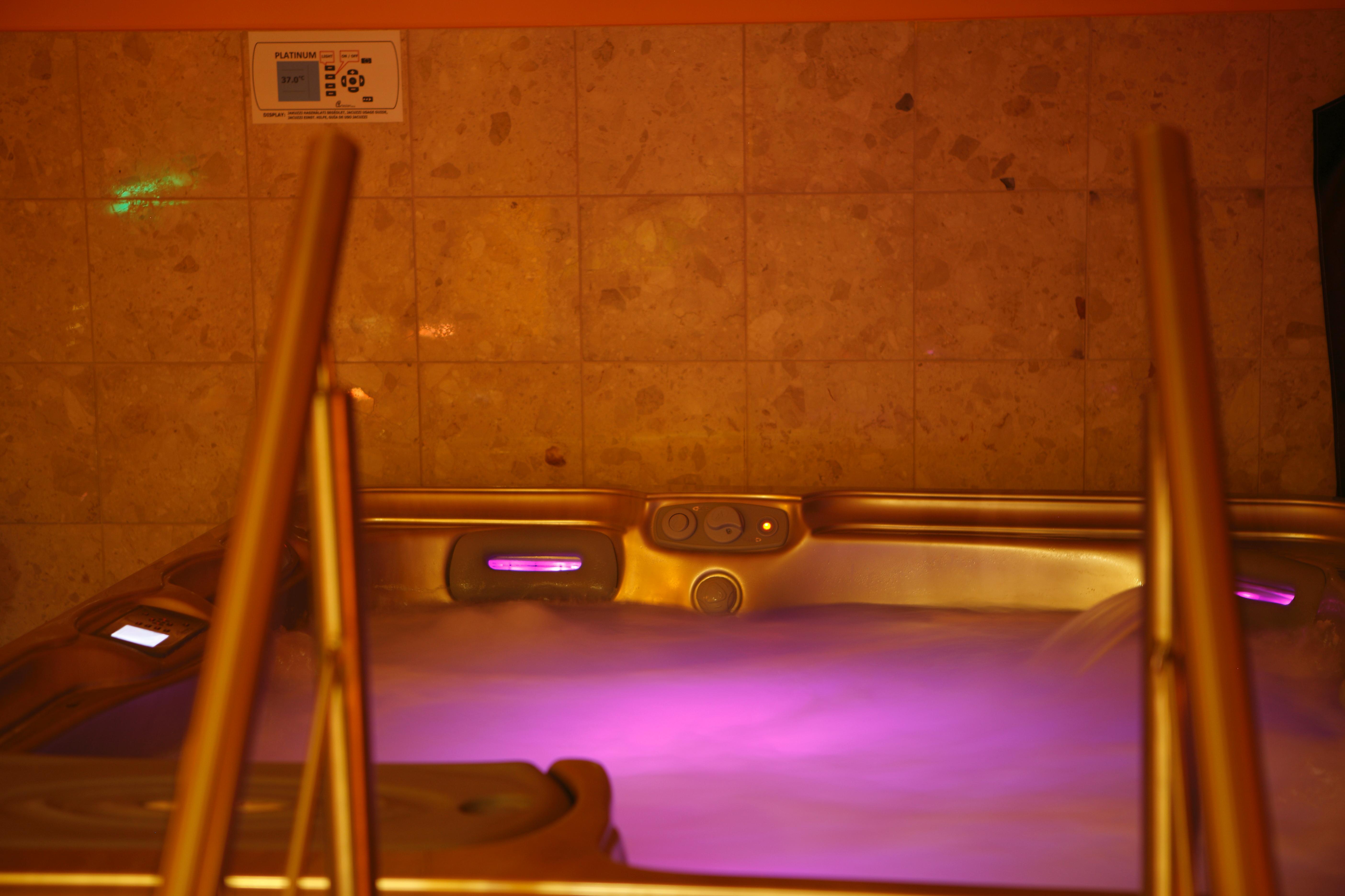 Six Inn Hotel Budapest Extérieur photo