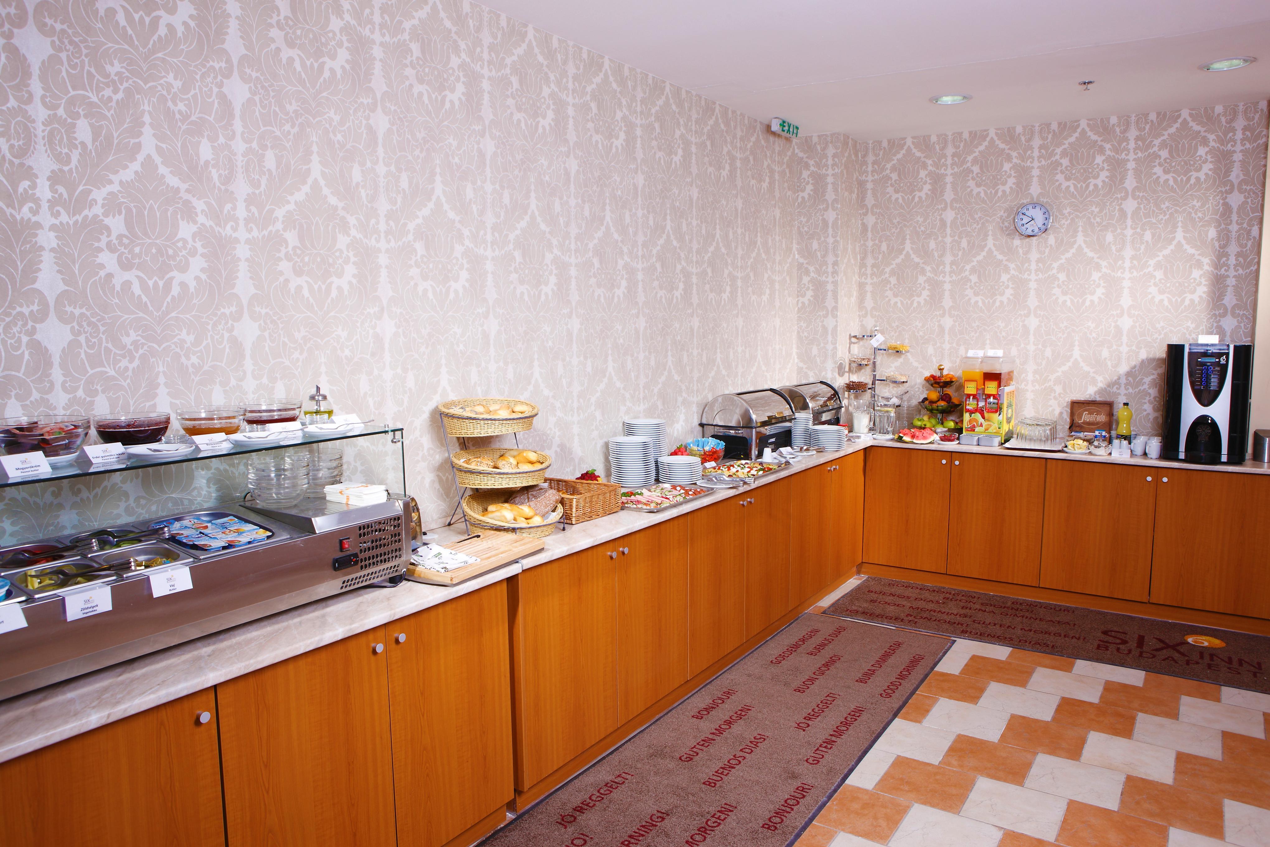 Six Inn Hotel Budapest Extérieur photo