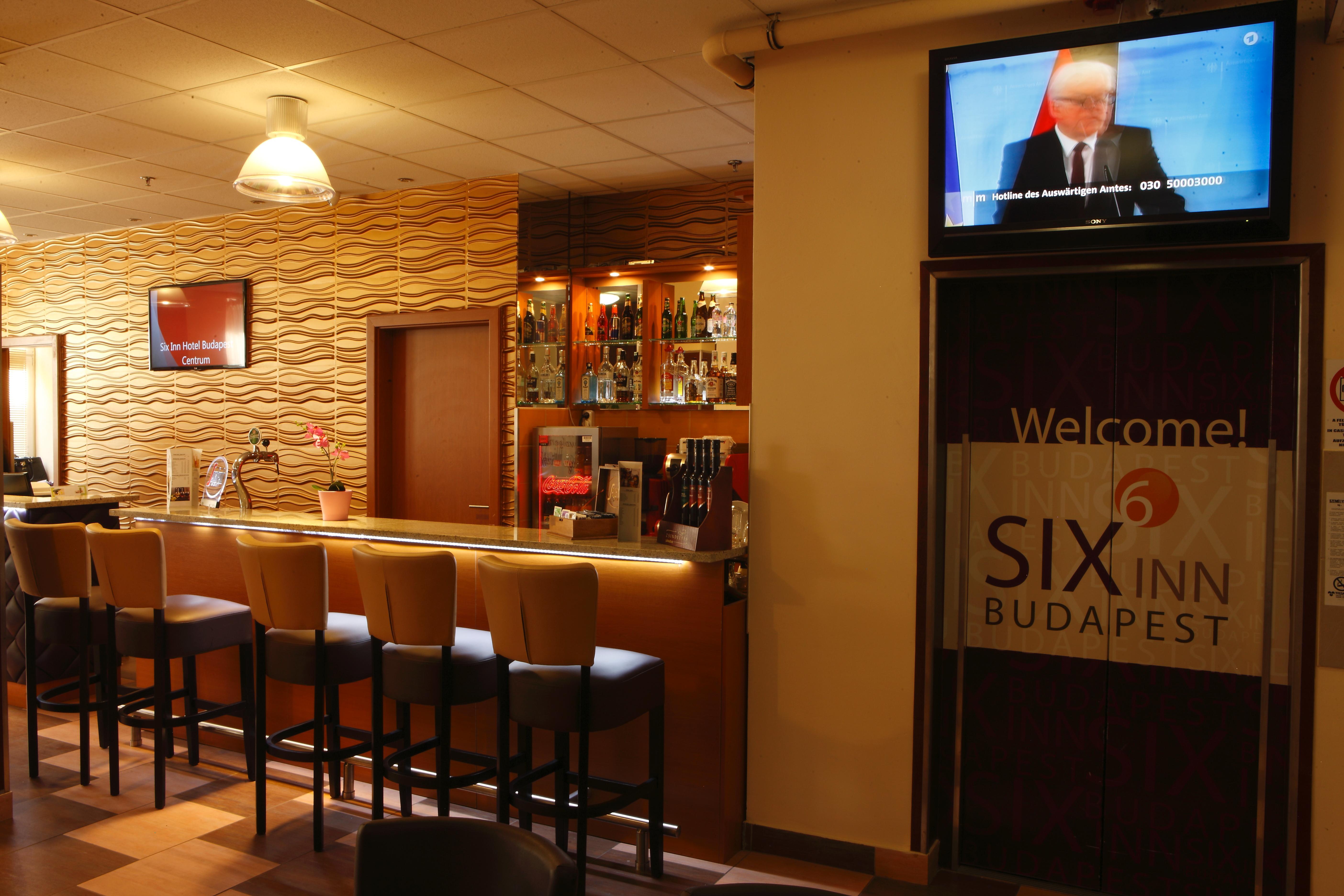 Six Inn Hotel Budapest Extérieur photo