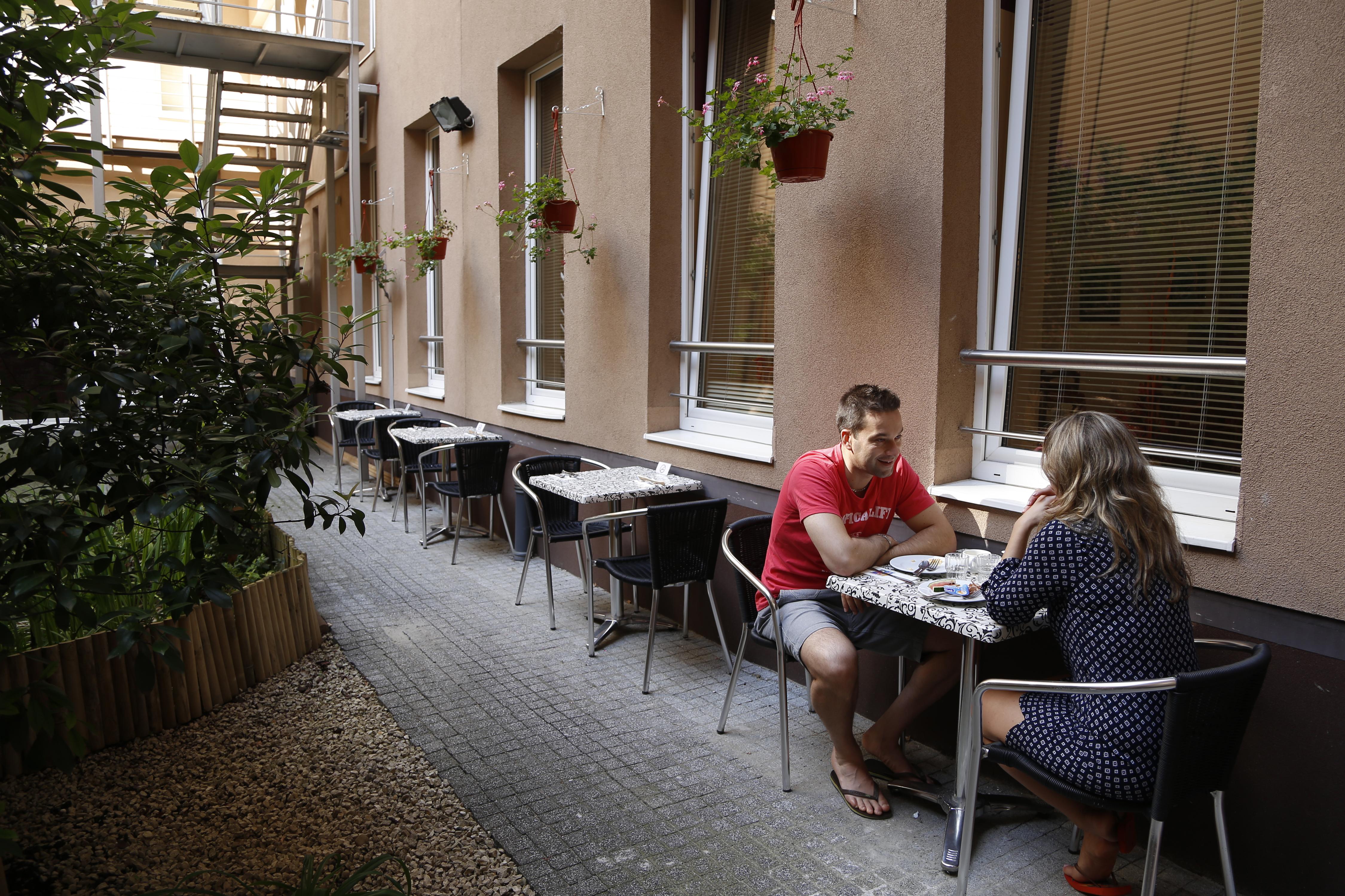 Six Inn Hotel Budapest Extérieur photo